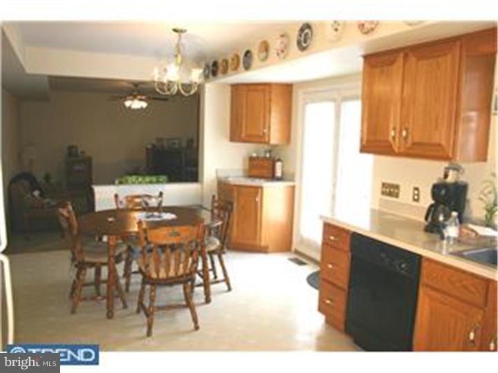 4550 Hillside Road Reading, PA 19606 - Photo 10 of 19 Breakfast Room