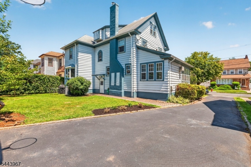 132 Hillside Road Elizabeth, NJ 07208 - Photo 4 of 29