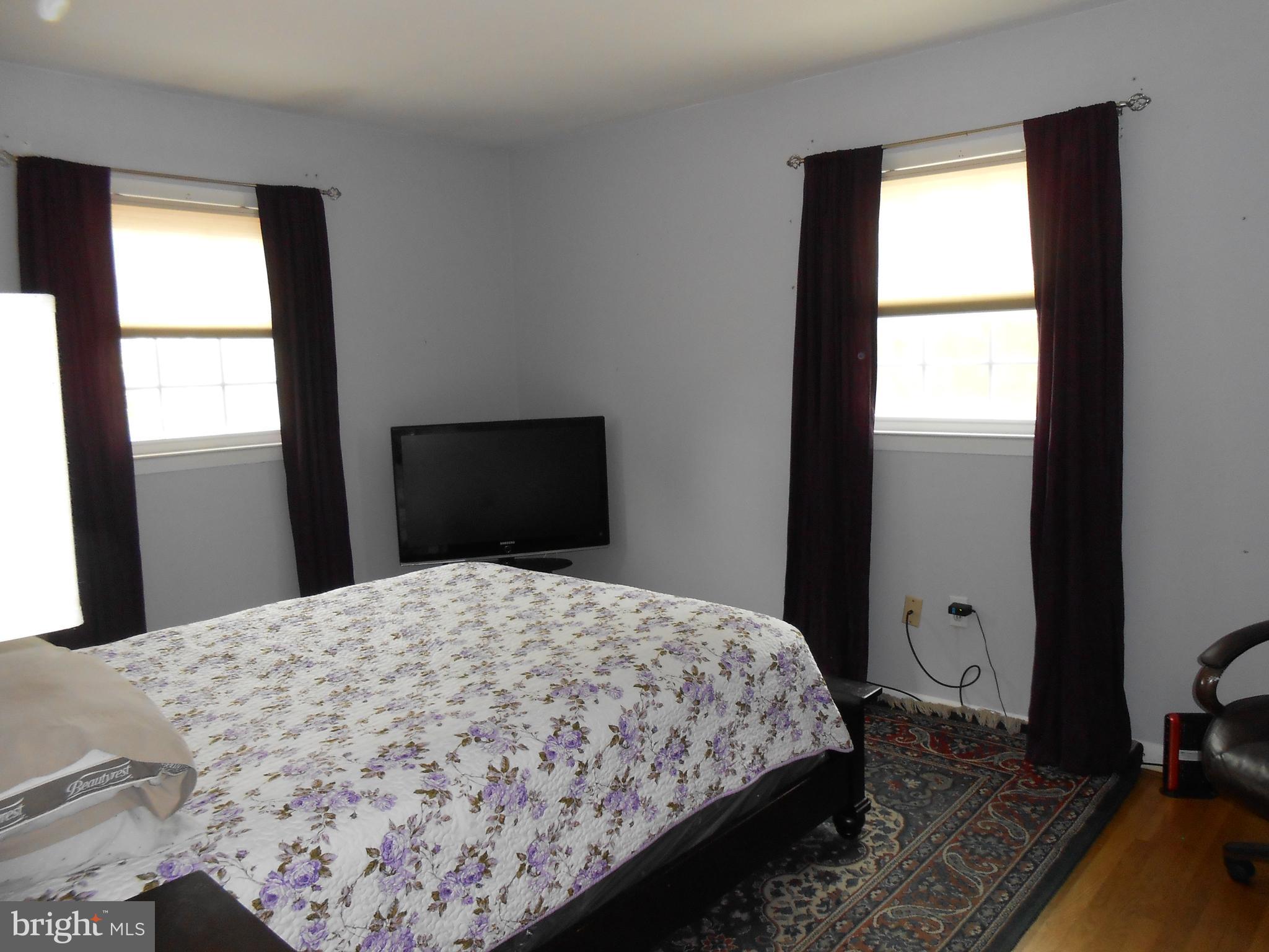 6102 Collinsway Road Baltimore, MD 21228 - Photo 11 of 45 Primary Bedroom