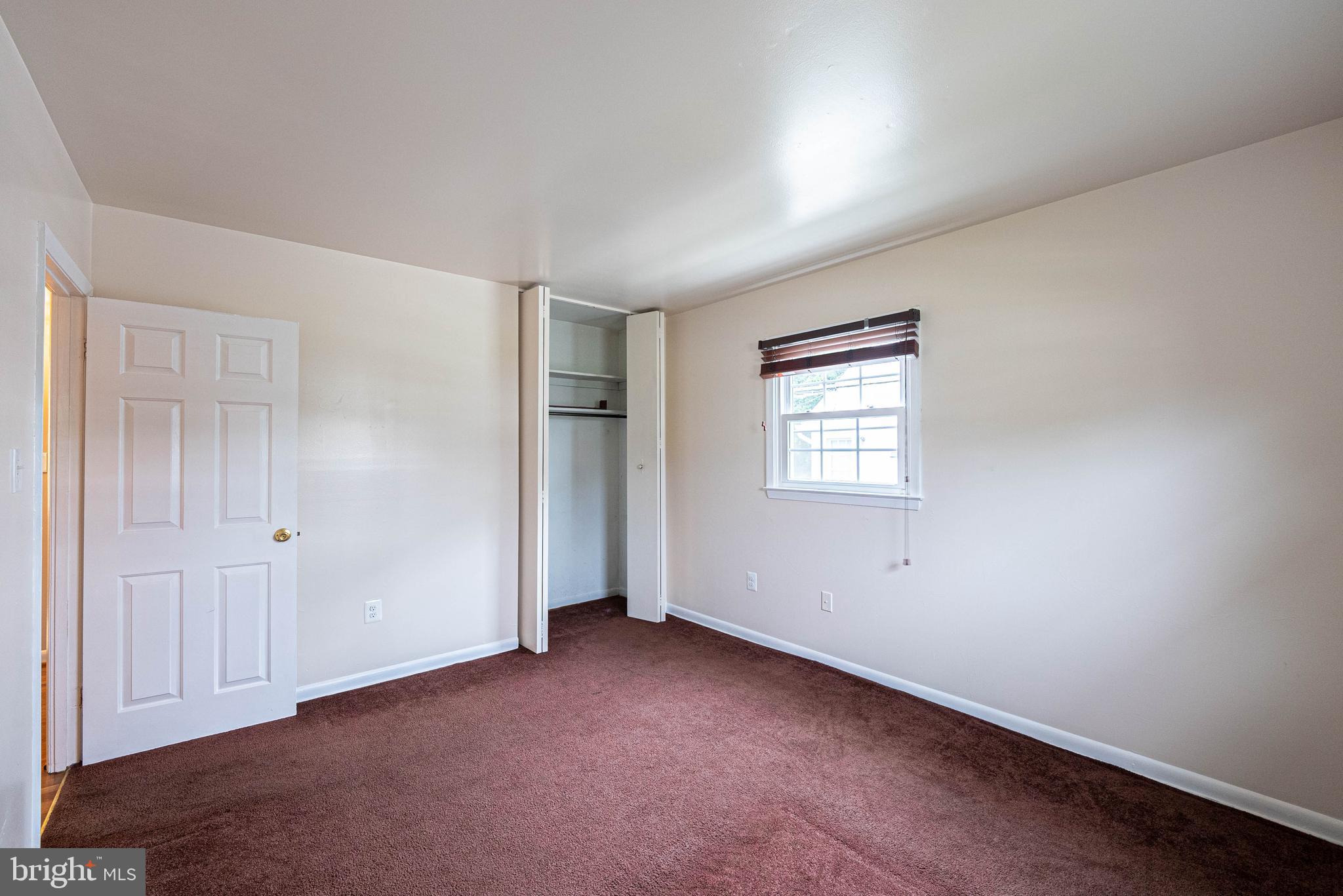 6102 Collinsway Road Baltimore, MD 21228 - Photo 16 of 45