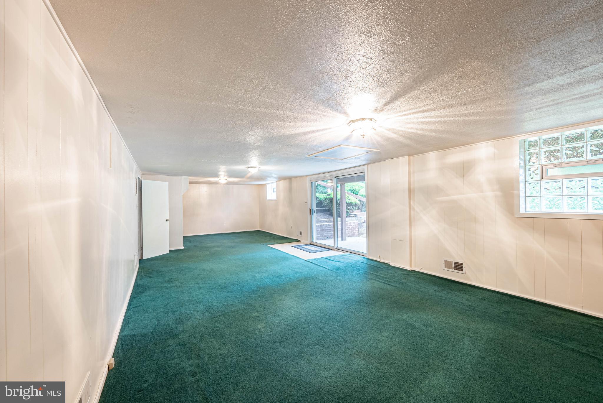 6102 Collinsway Road Baltimore, MD 21228 - Photo 26 of 45