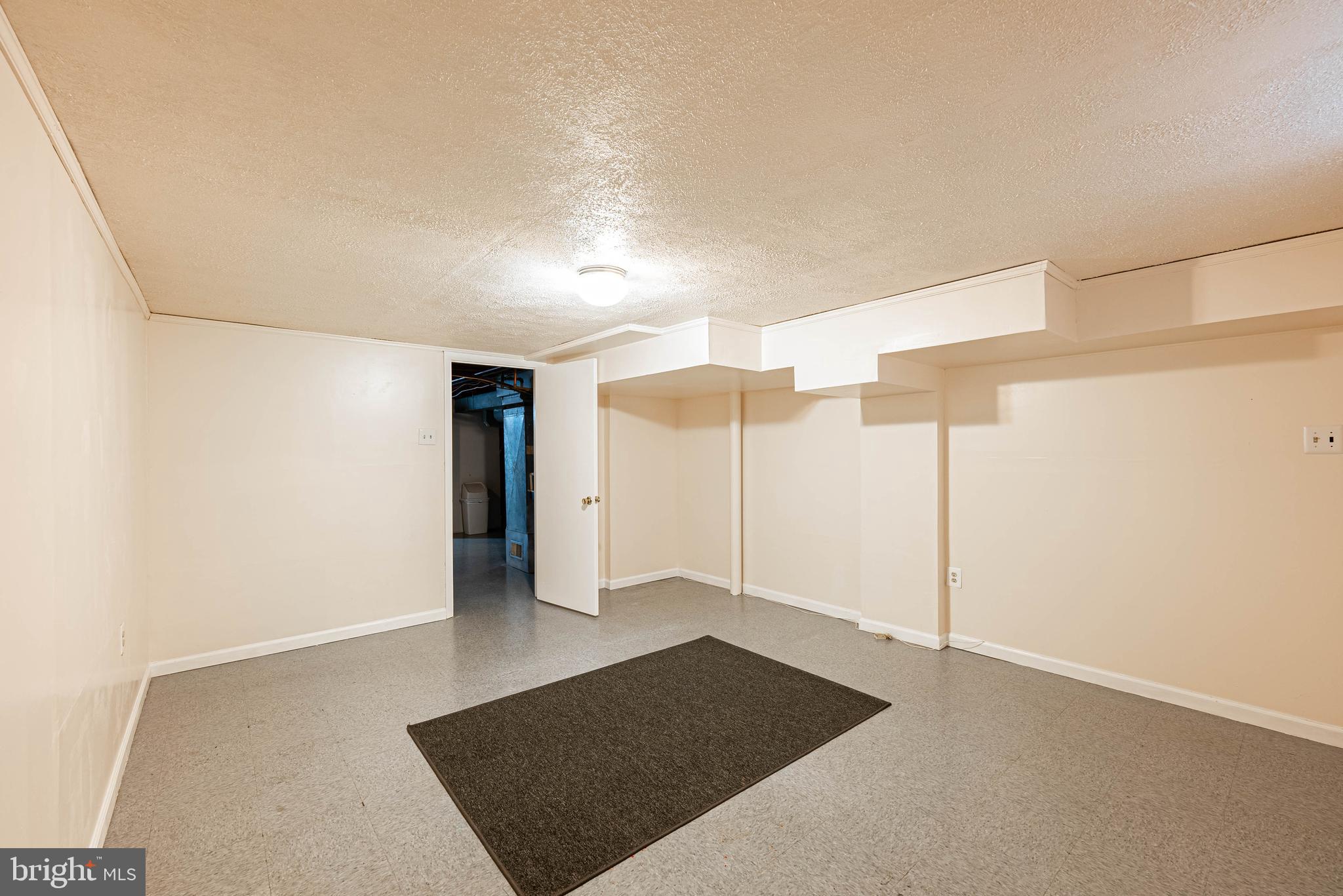 6102 Collinsway Road Baltimore, MD 21228 - Photo 28 of 45 Basement Bonus Room