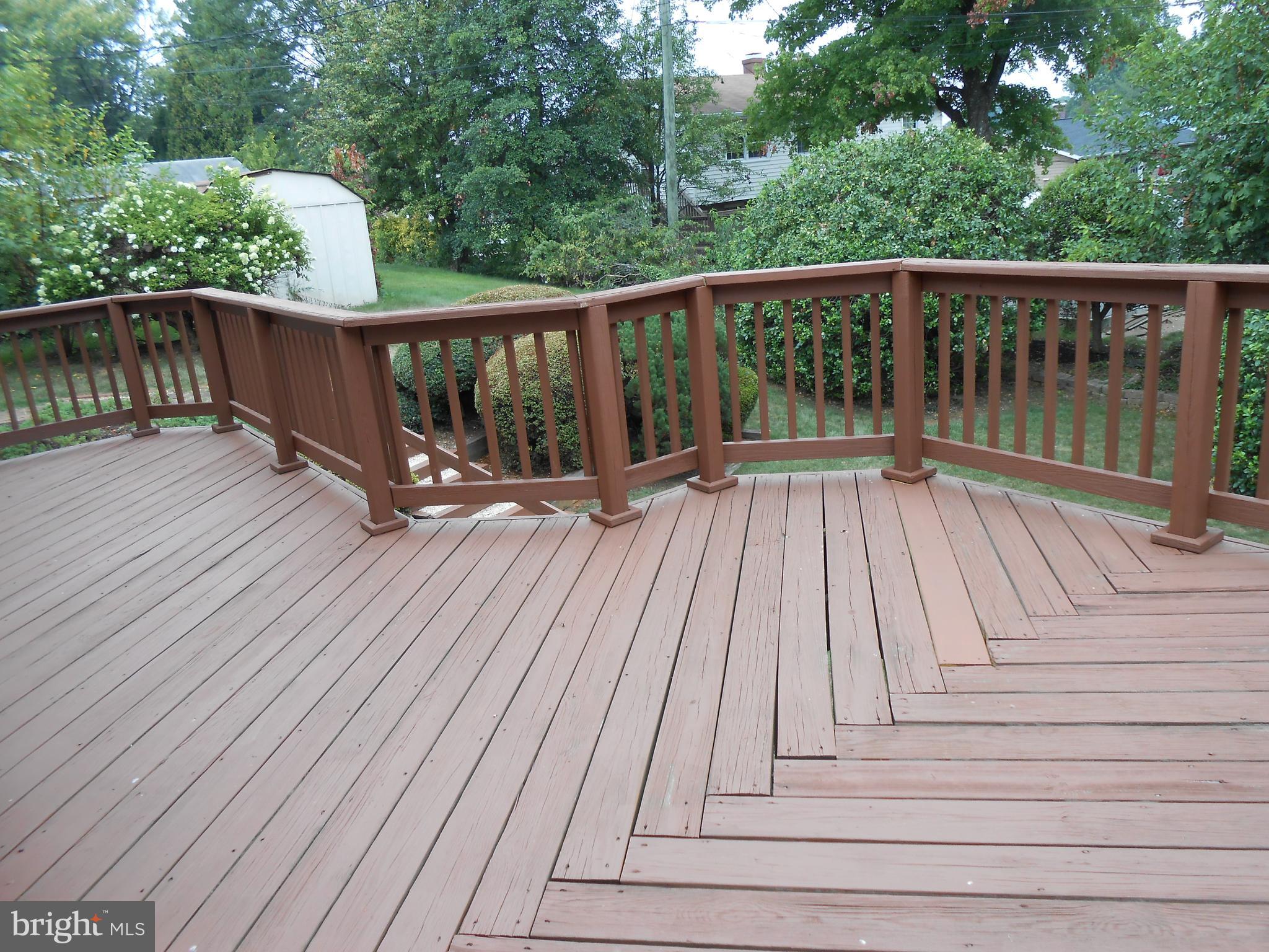 6102 Collinsway Road Baltimore, MD 21228 - Photo 37 of 45