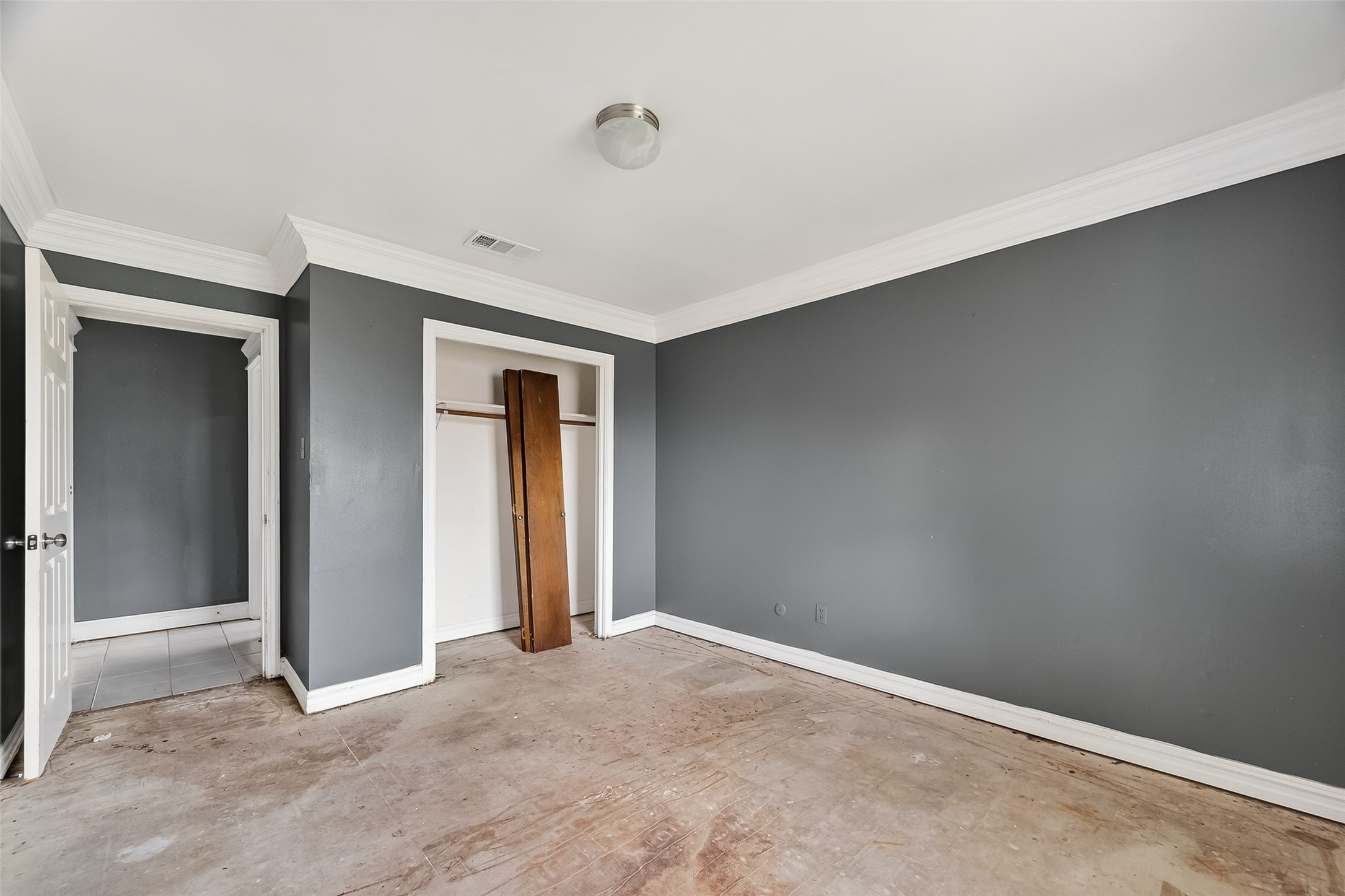 8438 Gallahad Street Houston, TX 77078 - Photo 16 of 36 a view of an empty room