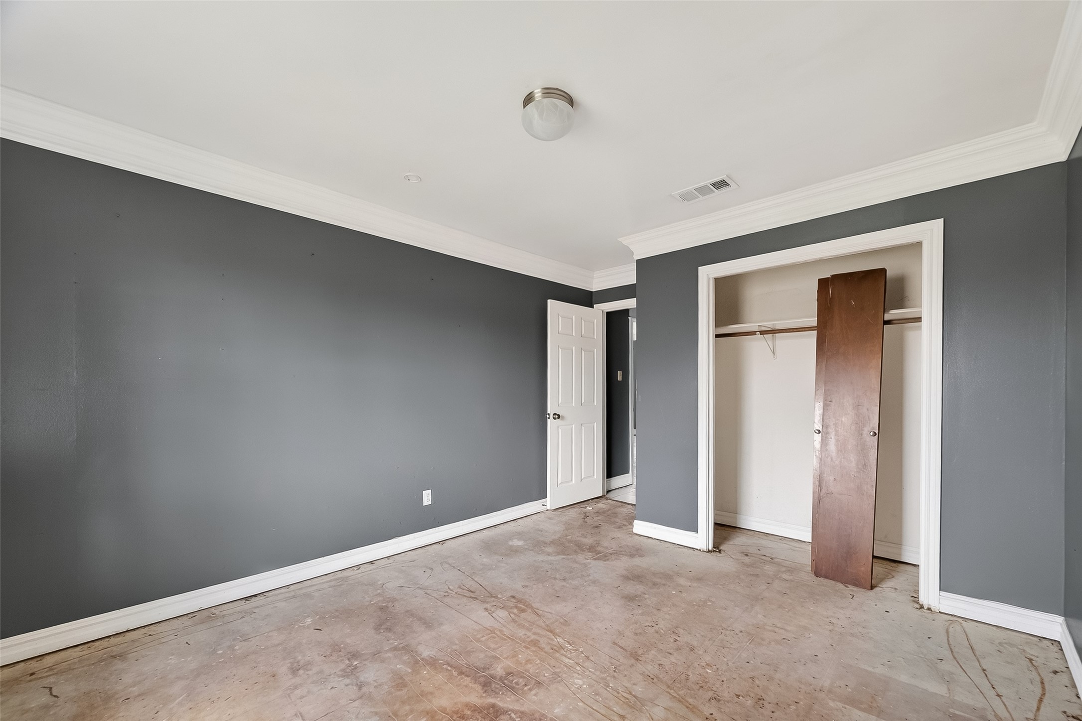 8438 Gallahad Street Houston, TX 77078 - Photo 17 of 36 a view of an empty room