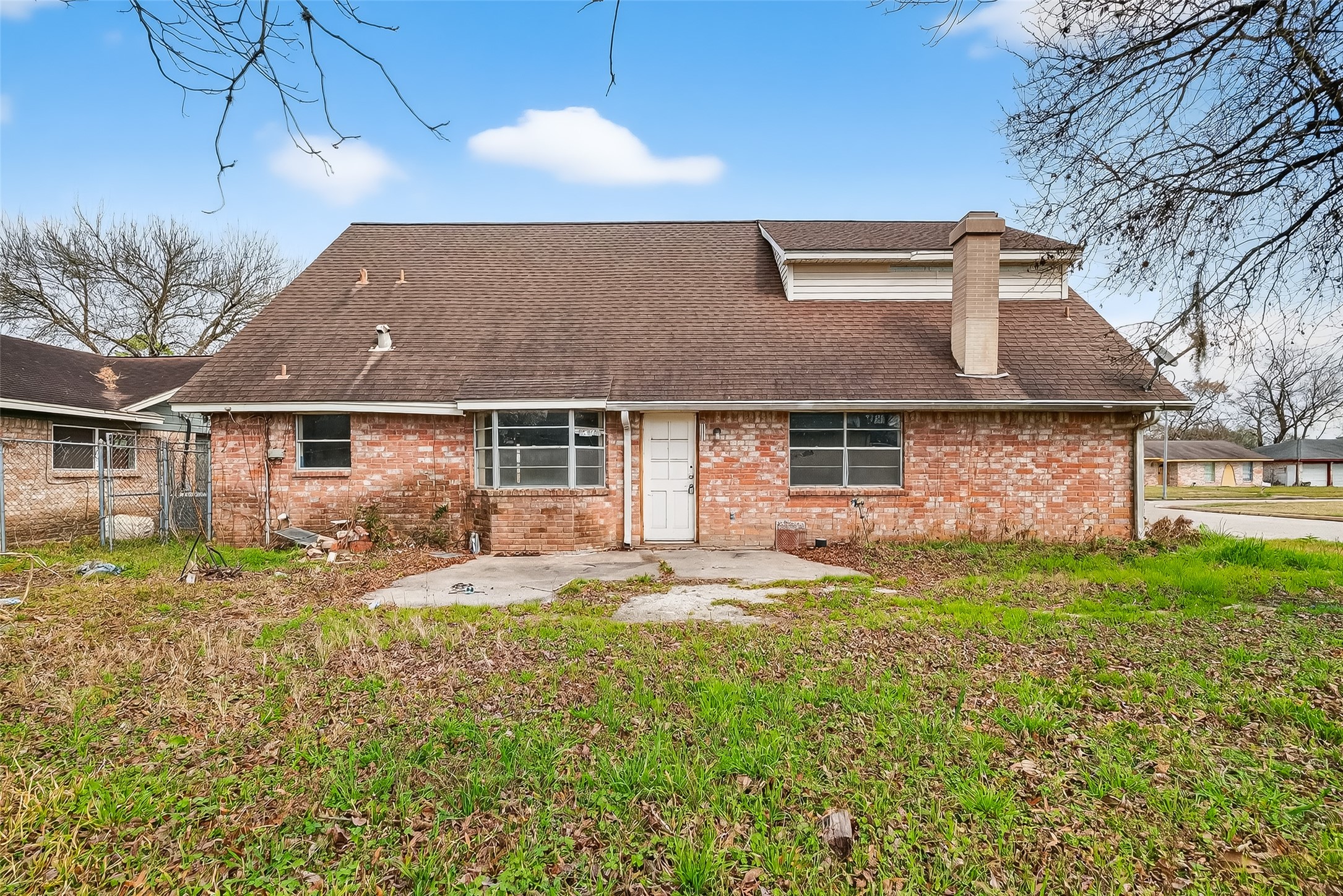 8438 Gallahad Street Houston, TX 77078 - Photo 35 of 36 a front view of a house with a yard