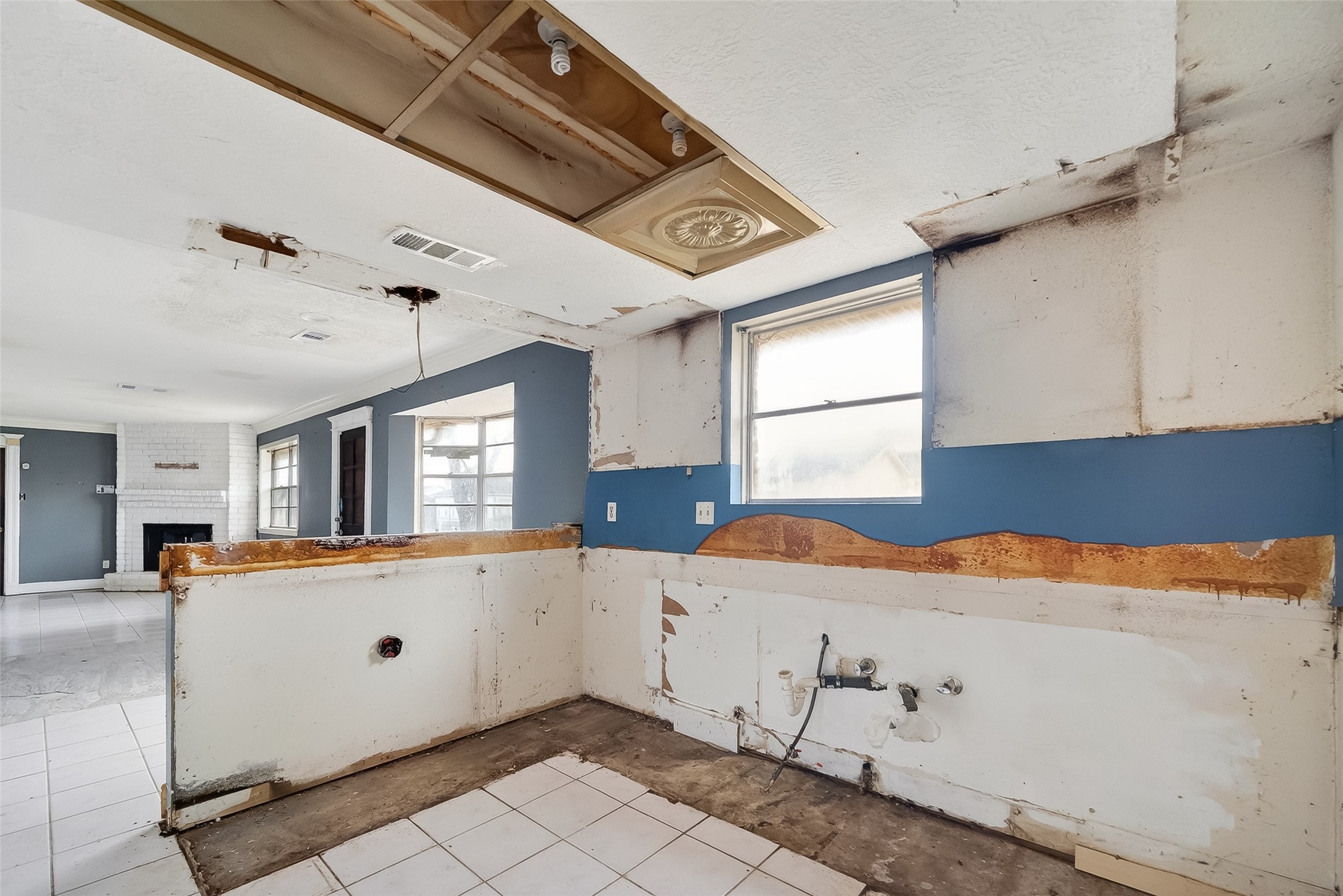 8438 Gallahad Street Houston, TX 77078 - Photo 10 of 36