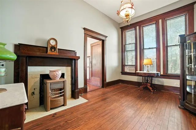 $1,195,000 | 504 South Main Street, Lockhart, TX 78644