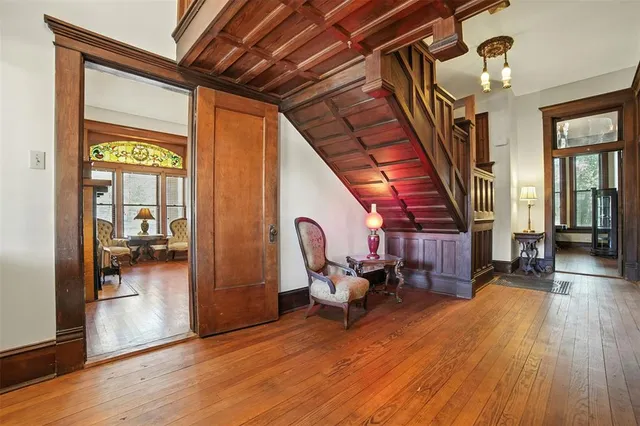 $1,195,000 | 504 South Main Street, Lockhart, TX 78644