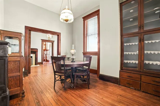 $1,195,000 | 504 South Main Street, Lockhart, TX 78644