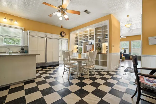 $1,195,000 | 504 South Main Street, Lockhart, TX 78644