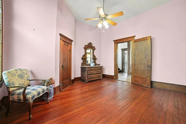 $1,195,000 | 504 South Main Street, Lockhart, TX 78644