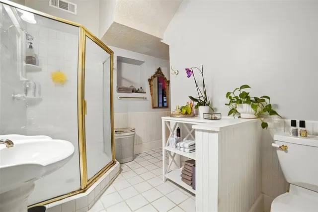 $1,195,000 | 504 South Main Street, Lockhart, TX 78644