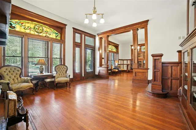 $1,195,000 | 504 South Main Street, Lockhart, TX 78644