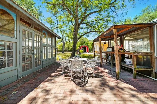 $1,195,000 | 504 South Main Street, Lockhart, TX 78644