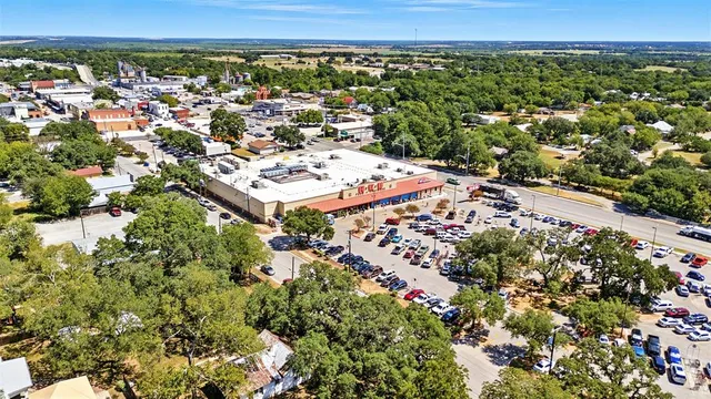 $1,195,000 | 504 South Main Street, Lockhart, TX 78644