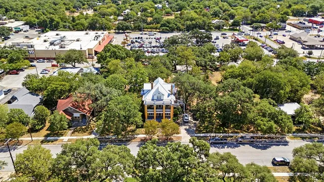 $1,195,000 | 504 South Main Street, Lockhart, TX 78644