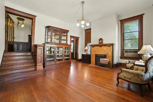 $1,195,000 | 504 South Main Street, Lockhart, TX 78644