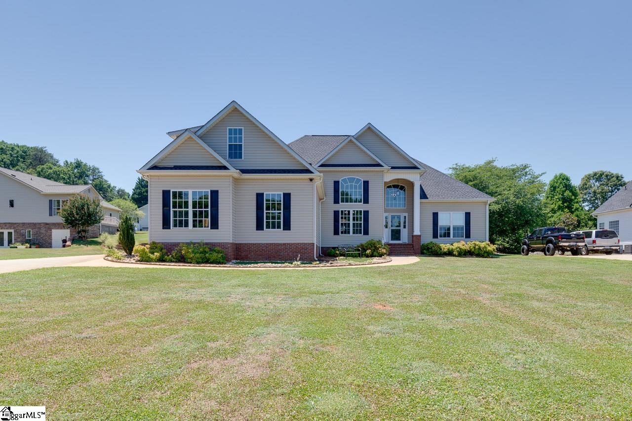 205 West McElhaney Road Taylors, SC 29687 - Photo 1 of 36 Gallery Image 1