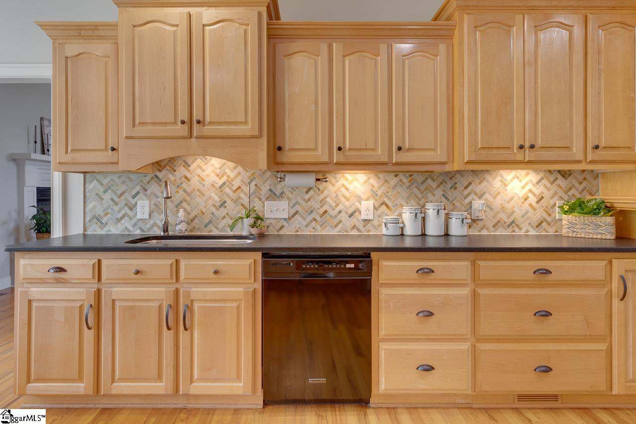205 West McElhaney Road Taylors, SC 29687 - Photo 11 of 36 Gallery Image 11