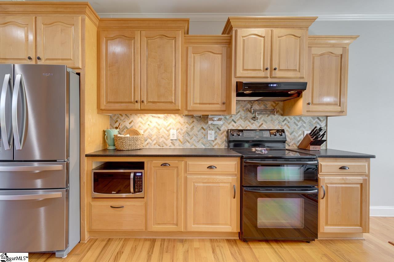 205 West McElhaney Road Taylors, SC 29687 - Photo 12 of 36 Gallery Image 12