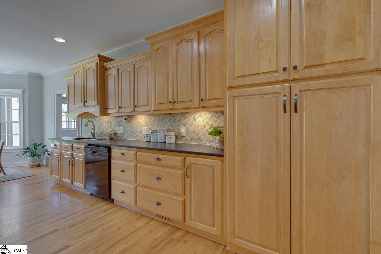 205 West McElhaney Road Taylors, SC 29687 - Photo 14 of 36 Gallery Image 14