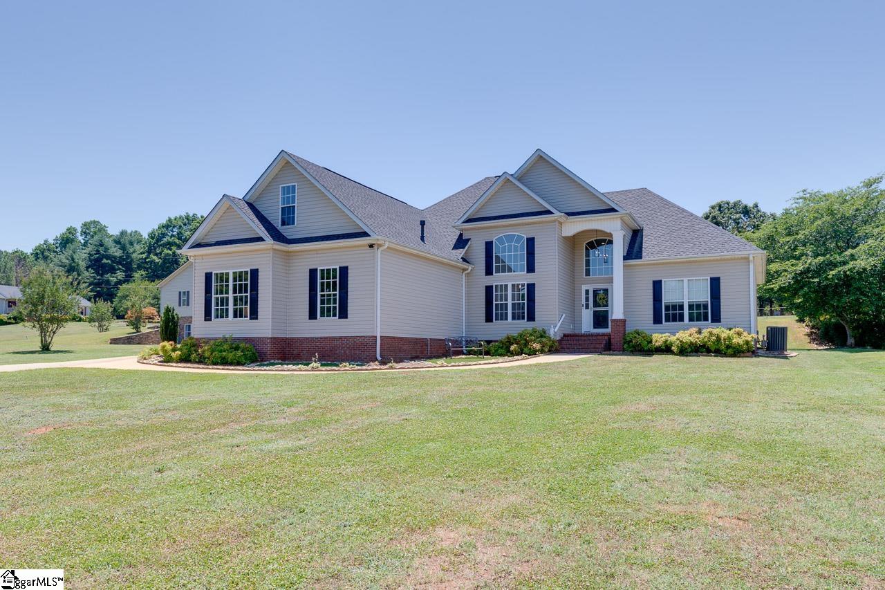 205 West McElhaney Road Taylors, SC 29687 - Photo 2 of 36 Gallery Image 2