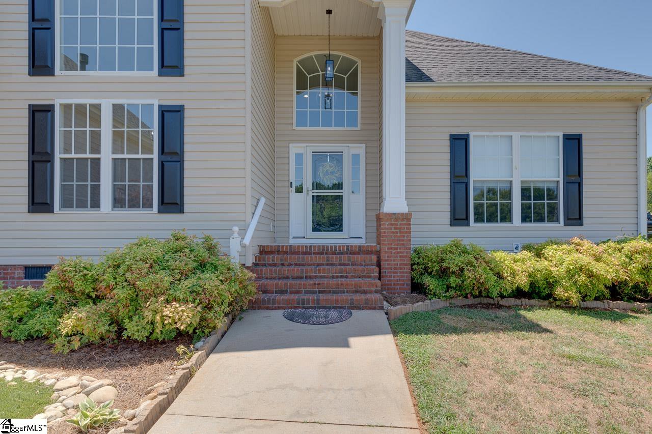205 West McElhaney Road Taylors, SC 29687 - Photo 3 of 36 Gallery Image 3