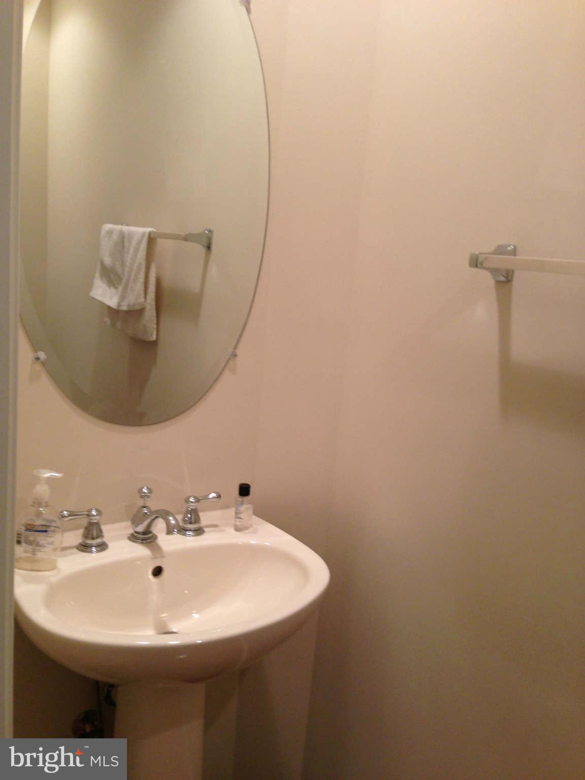 14550 Old Mill Road Centreville, VA 20121 - Photo 17 of 17 Bath