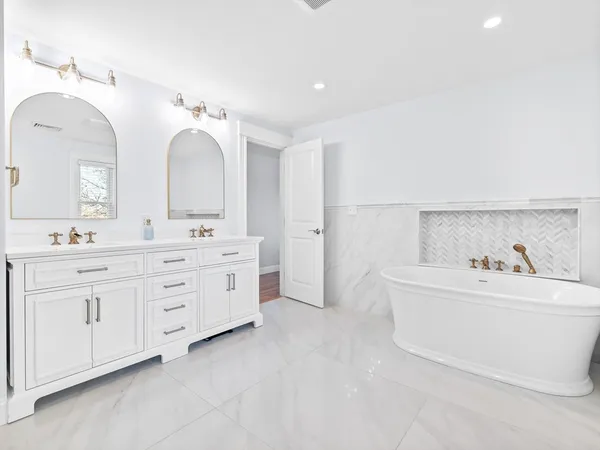 $13,950 | 25 Falmouth Road, Arlington, MA 02474