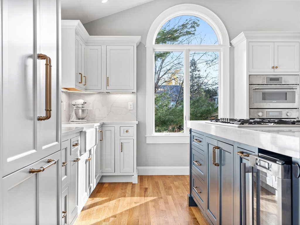 25 Falmouth Road Arlington, MA 02474 - Photo 5 of 42