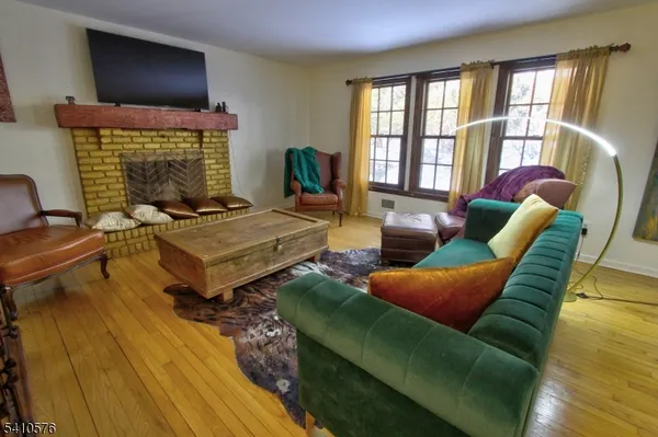 $898,000 | 32 Cherryville Hollow Road, Flemington, NJ 08822