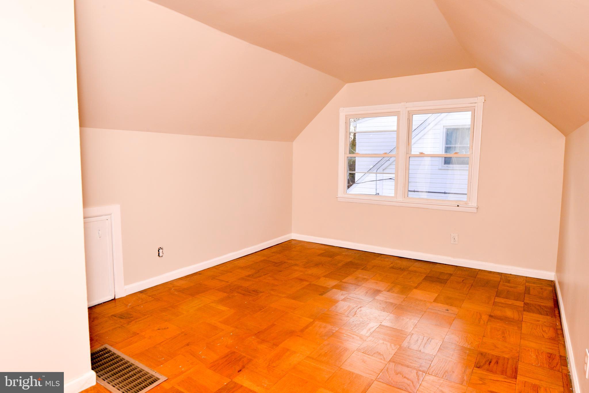 3427 Kimble Road Baltimore, MD 21244 - Photo 13 of 16 Bedroom 4 on upper level.