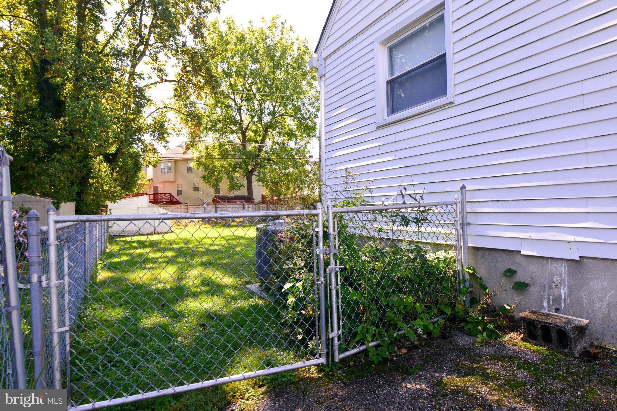 3427 Kimble Road Baltimore, MD 21244 - Photo 15 of 16 View of rear yard from driveway area.