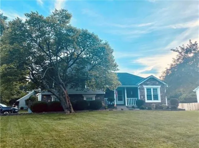 $340,000 | 3714 Southwest Windemere Drive, Lee's Summit, MO 64082