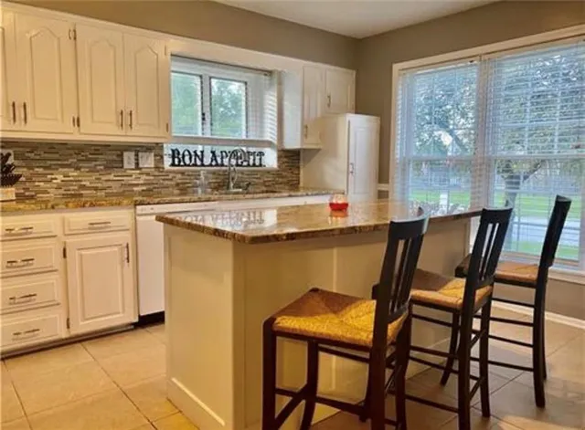 $340,000 | 3714 Southwest Windemere Drive, Lee's Summit, MO 64082