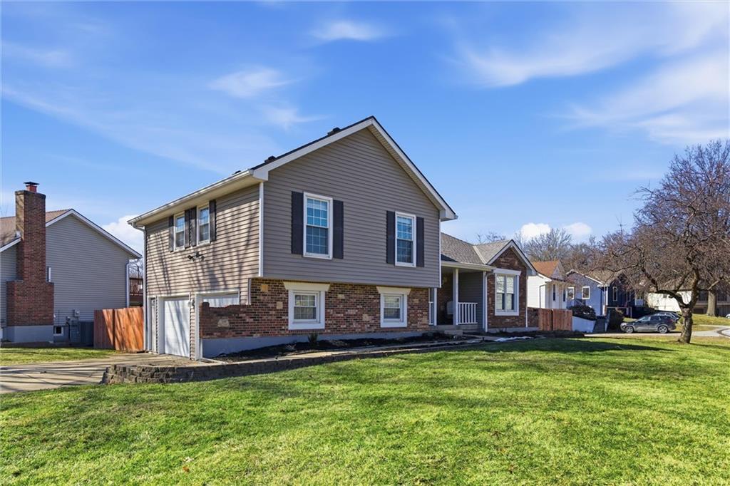 3714 Southwest Windemere Drive Lee's Summit, MO 64082 - Photo 4 of 39