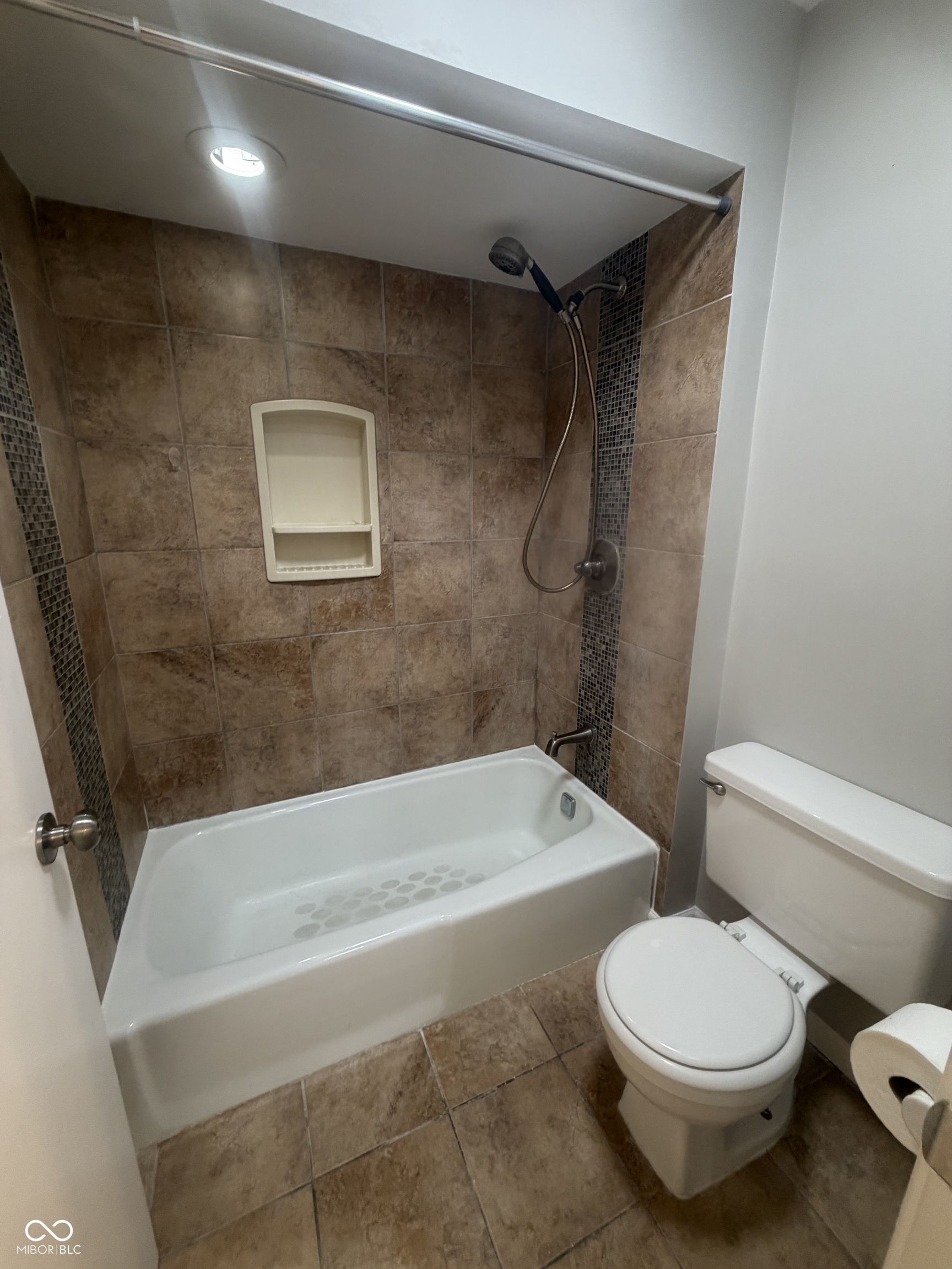 635 Cobblestone Road Avon, IN 46123 - Photo 21 of 32