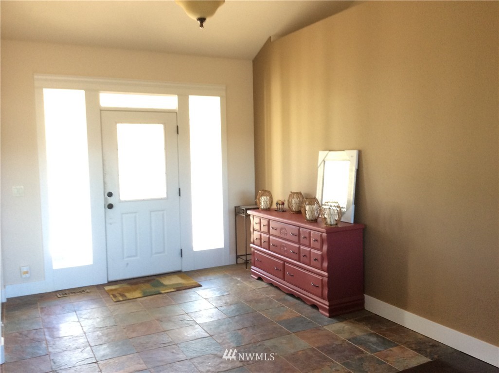 6718 Lower Peoh Point Road Cle Elum, WA 98922 - Photo 2 of 25 Gallery Image 2