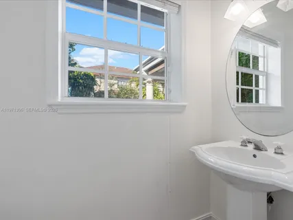 $1,350,000 | 2833 Northeast 22nd Street, Fort Lauderdale, FL 33305