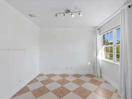 $1,350,000 | 2833 Northeast 22nd Street, Fort Lauderdale, FL 33305