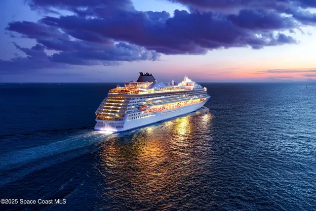 $317,500 | 1605 Minutemen Causeway, Unit 213, Cocoa Beach, FL 32931