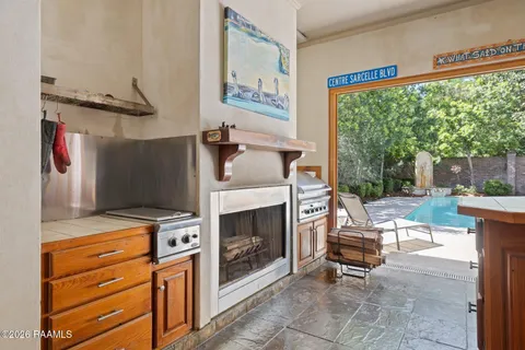 $775,000 | 118 West Bayou Parkway, Lafayette, LA 70503