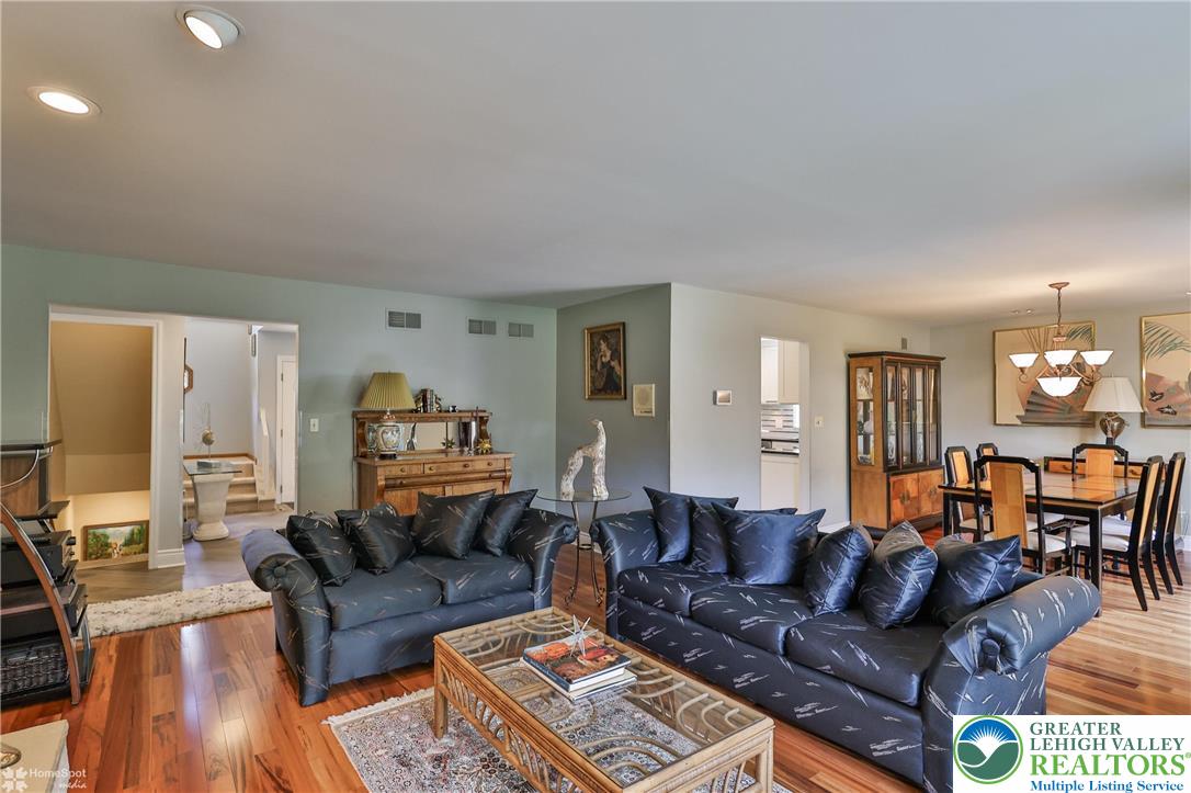 2821 Center Street Bethlehem, PA 18017 - Photo 20 of 68