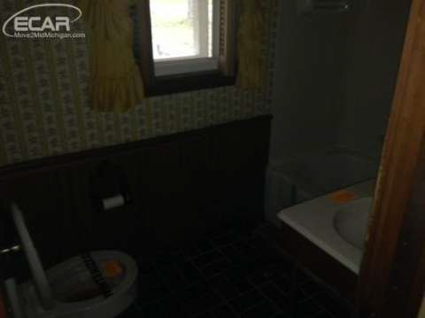 873 Milford Road Holly, MI 48442 - Photo 13 of 20 20424318-13.JPG