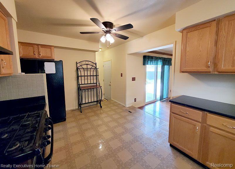 32509 Ridgefield Avenue Warren, MI 48088 - Photo 7 of 41 Gallery Image 7