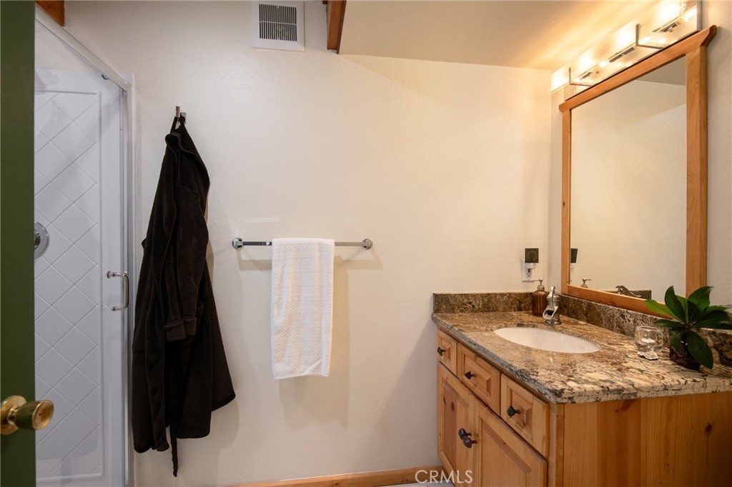 459 Pioneer Road Lake Arrowhead, CA 92352 - Photo 17 of 38 Gallery Image 17