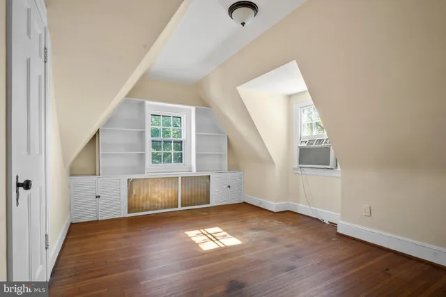 $3,800 | 4739 16th Street North, Arlington, VA 22207