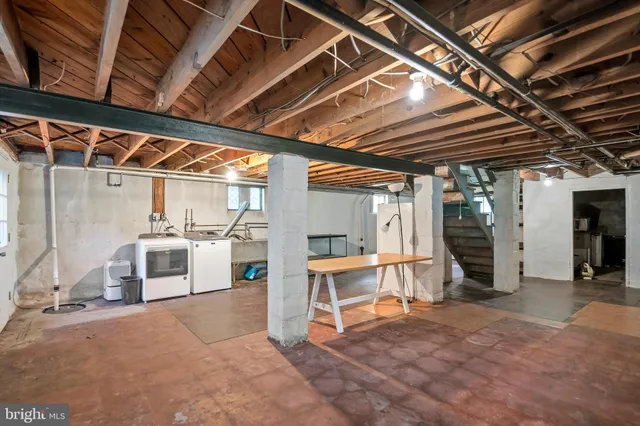 $3,800 | 4739 16th Street North, Arlington, VA 22207