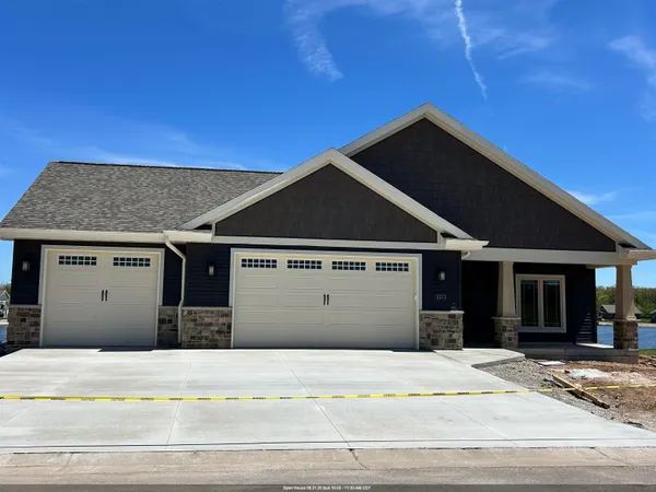 $729,900 | 1373 Prairie Lake Circle, Neenah, WI 54956